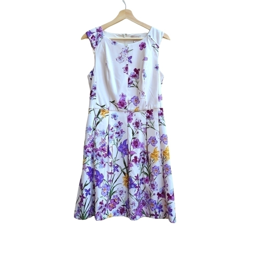 Dress Barn Floral White Purple A-Line Fit Flare Pleated Dress Pockets Size 6